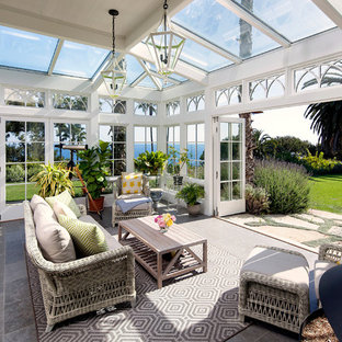 Mediterraner Wintergarten mit Oberlicht in Santa Barbara