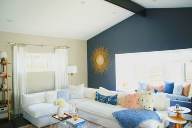 Inspiration for a contemporary home design remodel in Los Angeles
