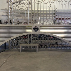Bahama / Louver with an Arch and Circle - Outdoor Products