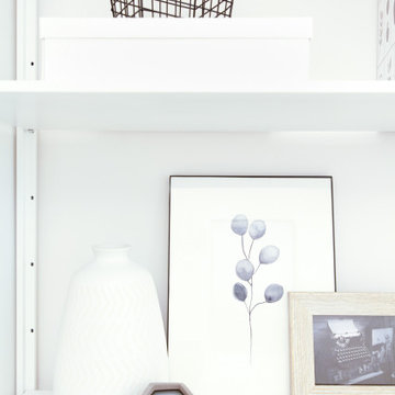 Bookshelf Art and Decor
