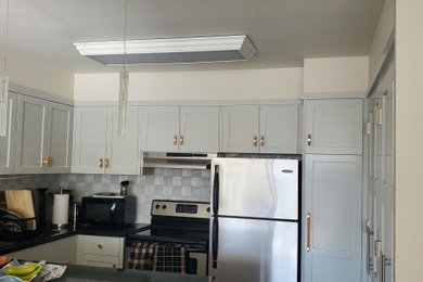 Inspiration for a contemporary kitchen remodel