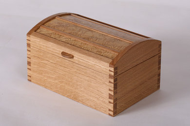 Curved top oak jewellery box