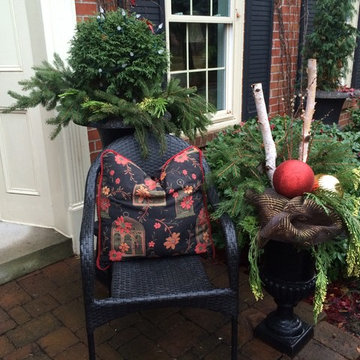 Traditional Christmas Urns