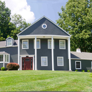 Exterior: Front View