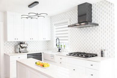Inspiration for a modern kitchen remodel in Orlando