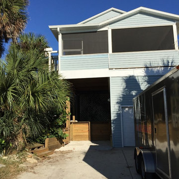 Covered Deck with Cargo Lift System