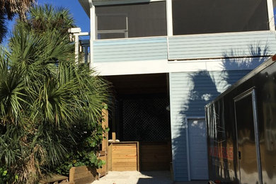 Covered Deck with Cargo Lift System