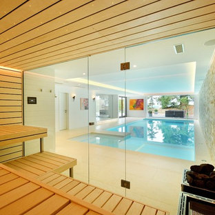 Moderner Indoor-Pool in rechteckiger Form in London