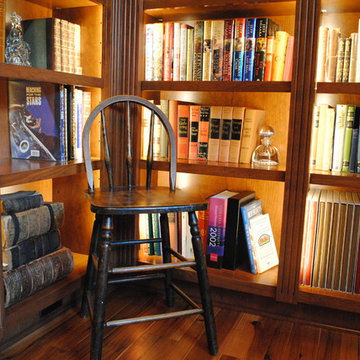 Traditional Akron, Ohio Area Library