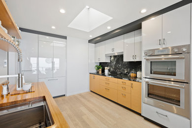 Example of a 1960s kitchen design in San Francisco