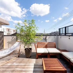 京都の北欧スタイルのおしゃれなデッキの写真