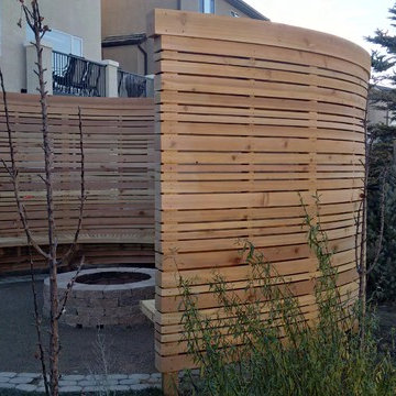 Curved Privacy Screen
