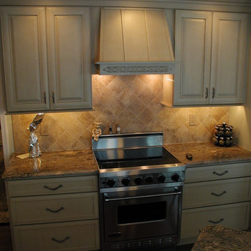 X shaped Island seats 6 in small kitchen