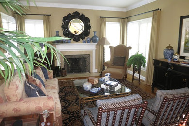Inspiration for a timeless living room remodel in Philadelphia