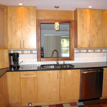 Small Contemporay Kitchen