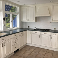 Cabinets white do e