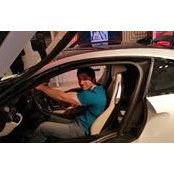 Waleed Ashari's photo
