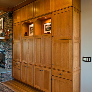 Craftsman Built-in Bookcase and Entertainment Center