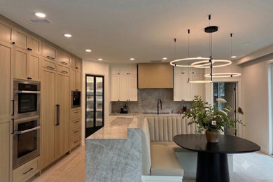 Kitchen - traditional kitchen idea in San Diego