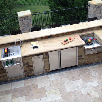 Outdoor Kitchen and Living
