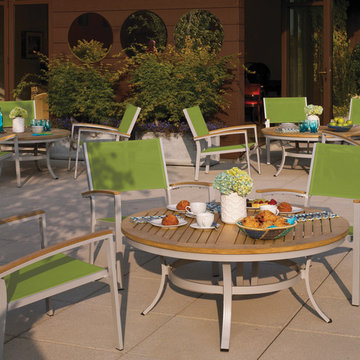 Travira Cafe Set on Patio