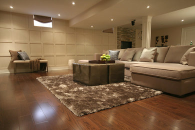 Inspiration for a large transitional home design remodel in Toronto