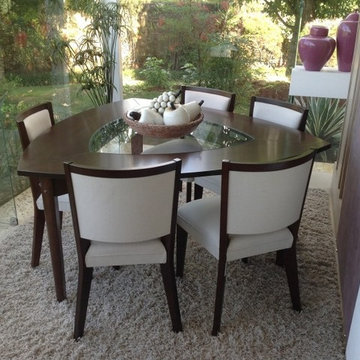 1371 MH Dining Table