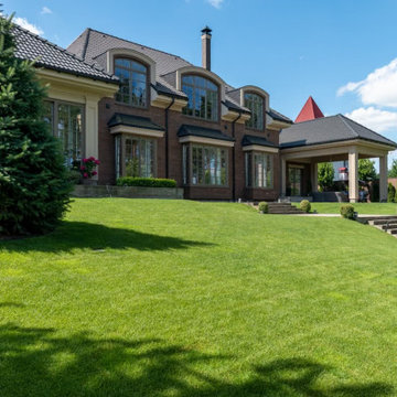 Smart Lawn Care Can Increase Real Estate Appeal