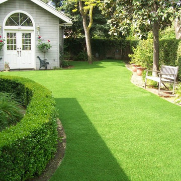 Backyard Landscapes with Artificial Grass
