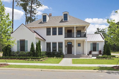 Example of an exterior home design in New Orleans
