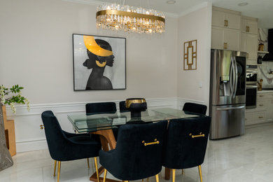 Dining room - contemporary dining room idea in Miami