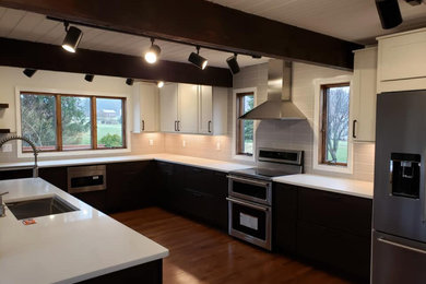 Farmhouse kitchen photo in Philadelphia
