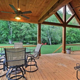 アトランタのおしゃれなデッキの写真