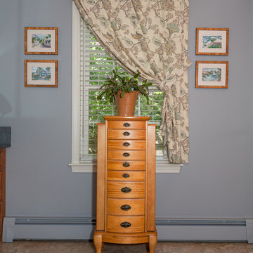 Royal Barry Wills Cape - Master Bath