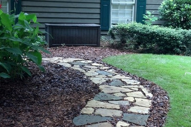 Design ideas for a traditional landscaping in Atlanta.
