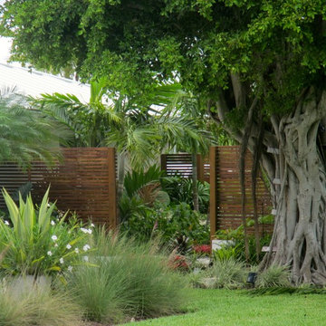 Front yard garden design wood screens