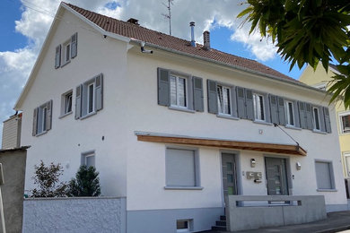 Extension par un balcon et restructuration intérieure