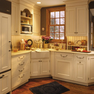 Cottage Kitchen - Lower