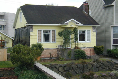 Arts and crafts home design photo in Seattle