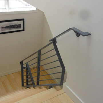 Horizontal railing and handrail
