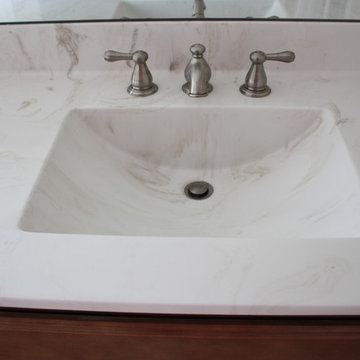 KraftMaid, Belmont, Maple, Rye - Master Bathroom