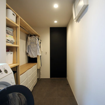 琵琶湖を望む高台の邸宅