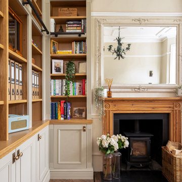 PERIOD-STYLE HOME OFFICE AND LIBRARY