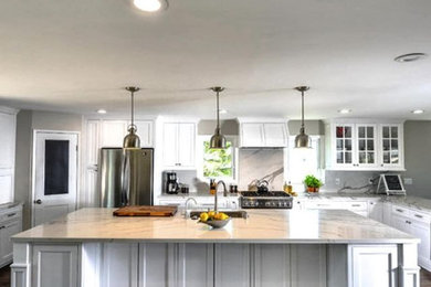 Kitchen photo in San Diego