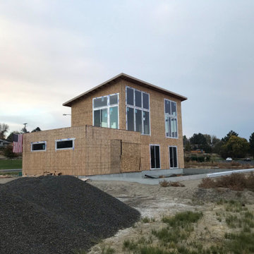 MOSES LAKE MODERN LAKE HOUSE