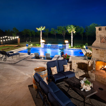 Geometric Pool: Palm Springs In My Backyard (Zabalotny)