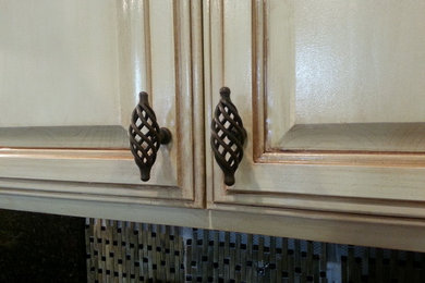 Kitchen - rustic kitchen idea in Austin