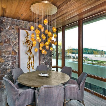 Incredible Lake Home