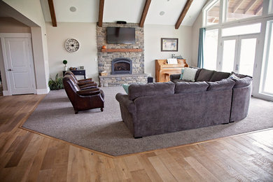 Design ideas for a traditional living room in Boise.