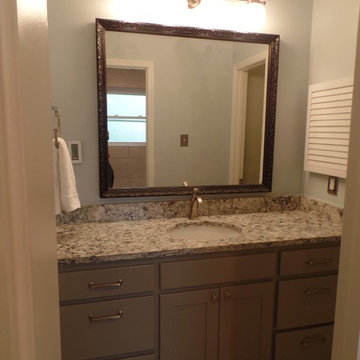 Sandpoint Jack & Jill Bathroom